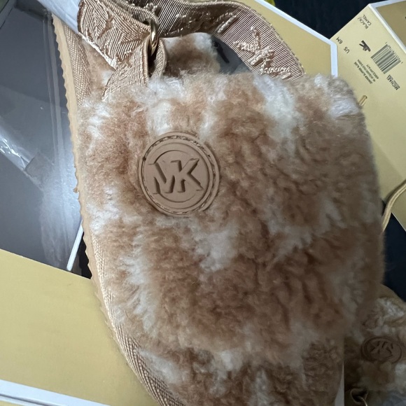 Michael Kors Juniper Slipper Slide - Picture 3 of 6